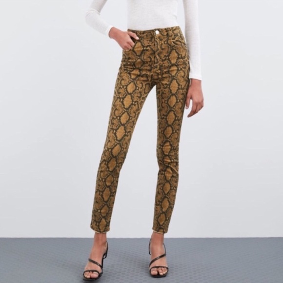 Zara Hi-Rise Snakeskin Print Jeans - Picture 2 of 8